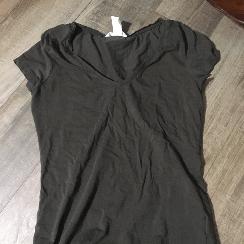 Cute v neck!!!